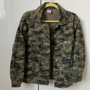 Oversized distressed denim jacket. Size S. military green